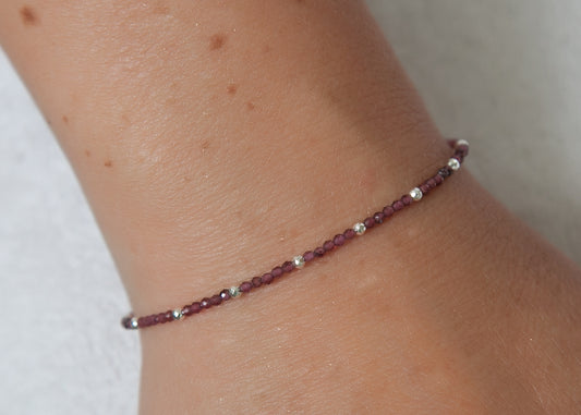 Bracelet grenat et perles d'argent