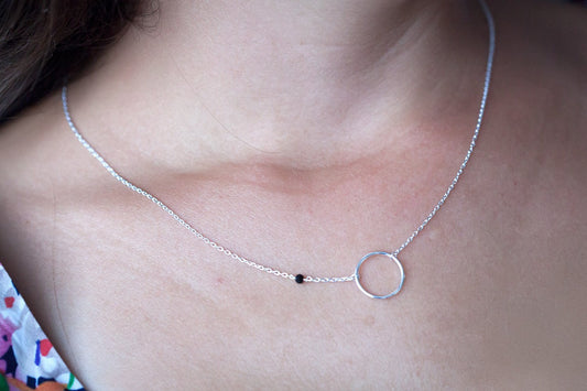 Collier un rond et pierre en argent